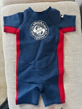 NWT Quiksilver Kids Navy & Red Short Sleeve Shorty Rashguard Wetsuit